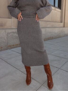 Understated Sweater Skirt - charcoal